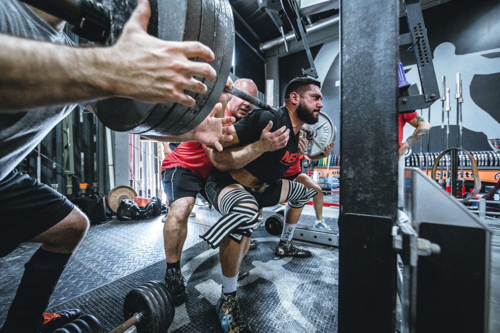 improving squat with reverse pyramid training