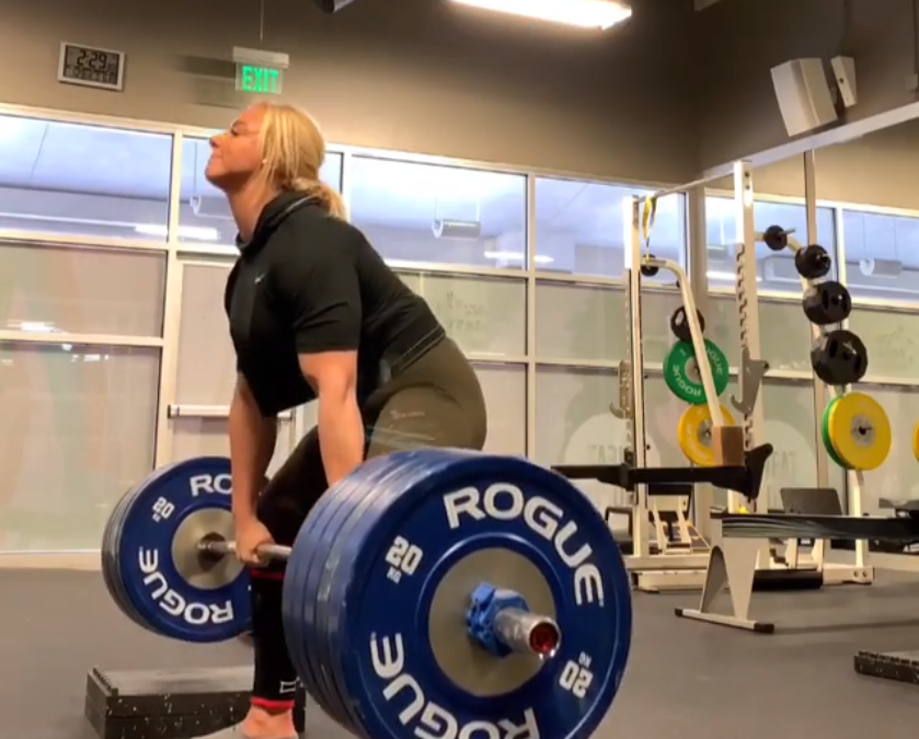 Image shows proper deadlift form